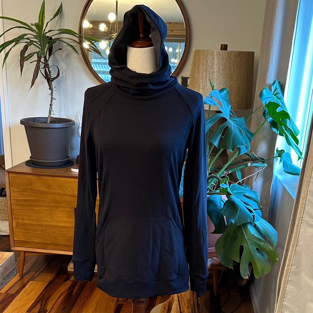 EUC Lululemon Hooded Running Top